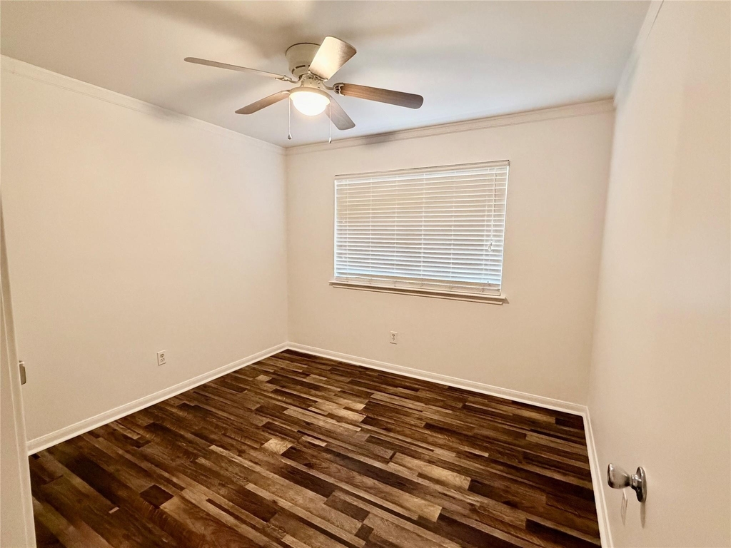 2202 Corbin Way - Photo 4