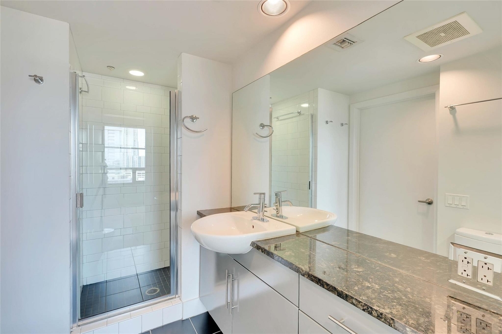 300 Bowie St - Photo 11