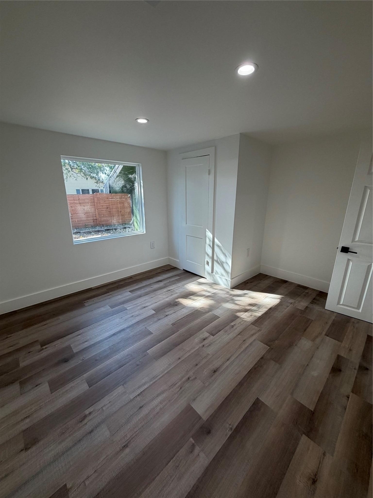 545 W Vaughan St - Photo 11