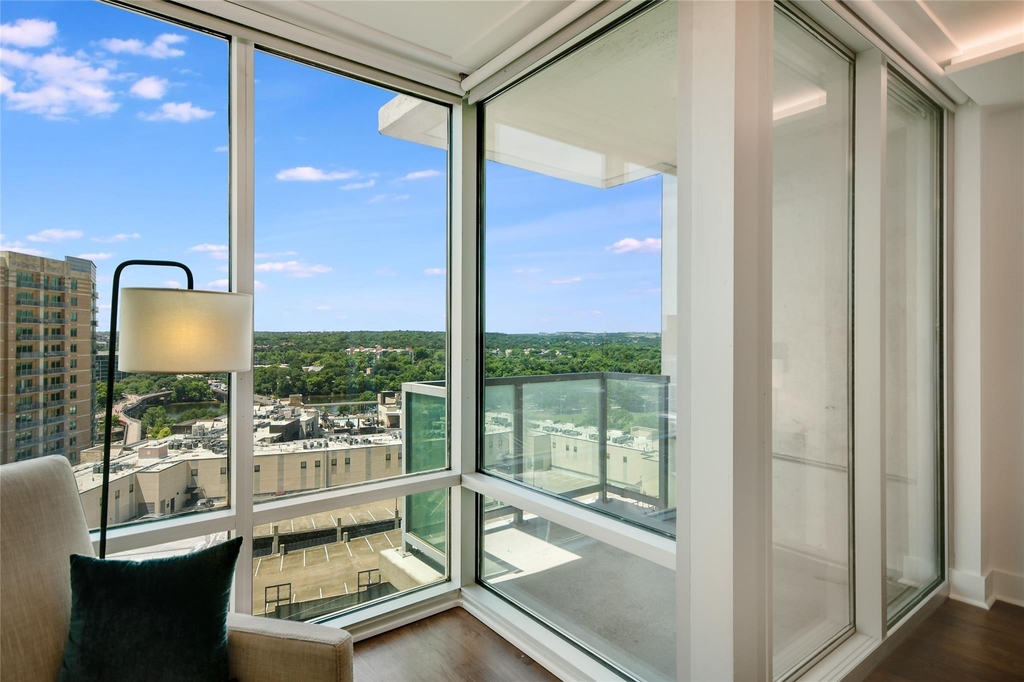 300 Bowie St - Photo 13