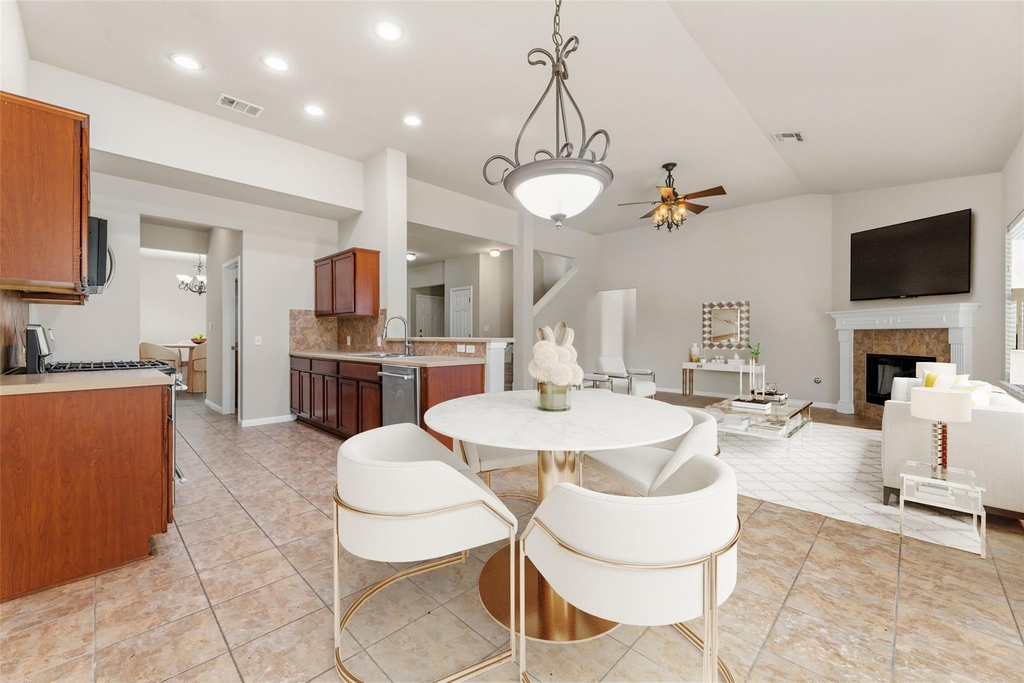 1216 Willowbrook Dr - Photo 4