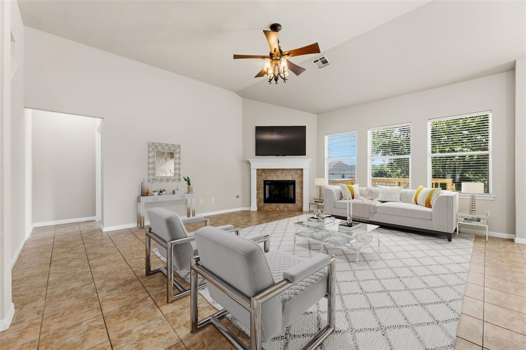 1216 Willowbrook Dr - Photo 3