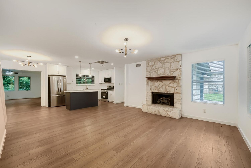 1706 Gatlinburg Dr - Photo 2