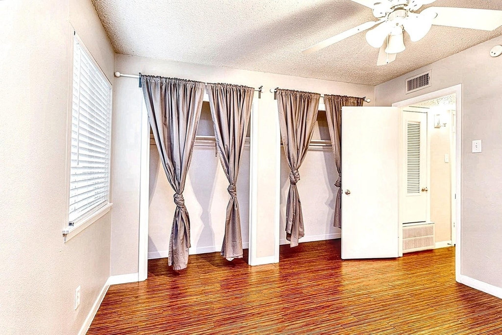 4007 Avenue C - Photo 9