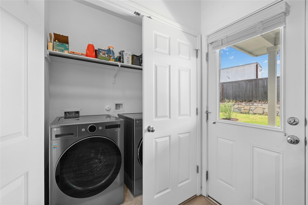 10813 Sentinel Dr - Photo 18