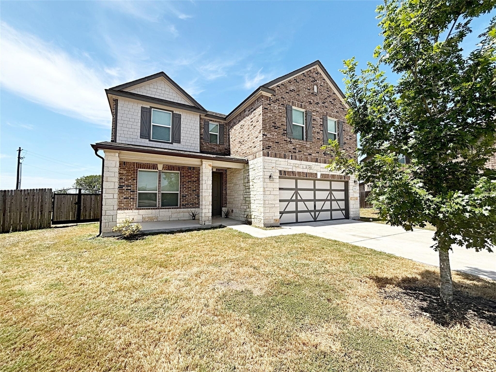 1720 Foxglove Cir - Photo 1