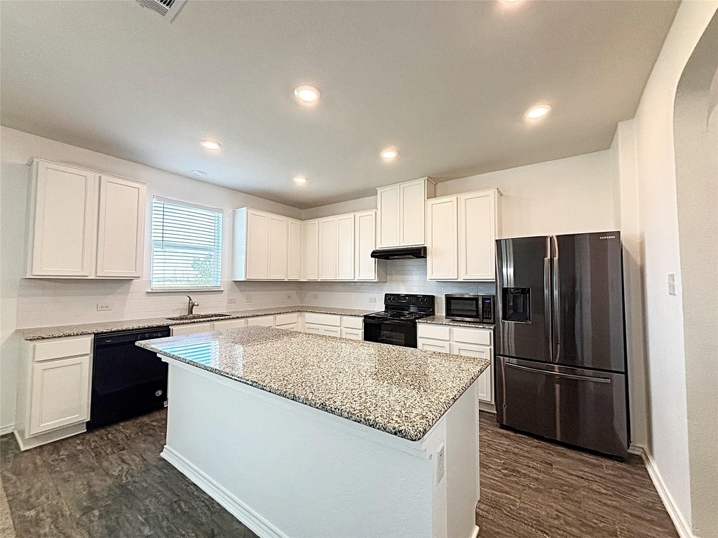 1720 Foxglove Cir - Photo 9