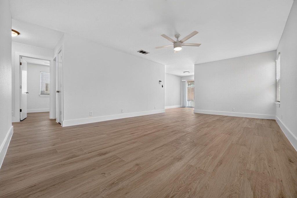 313 Avalanche Ave - Photo 2