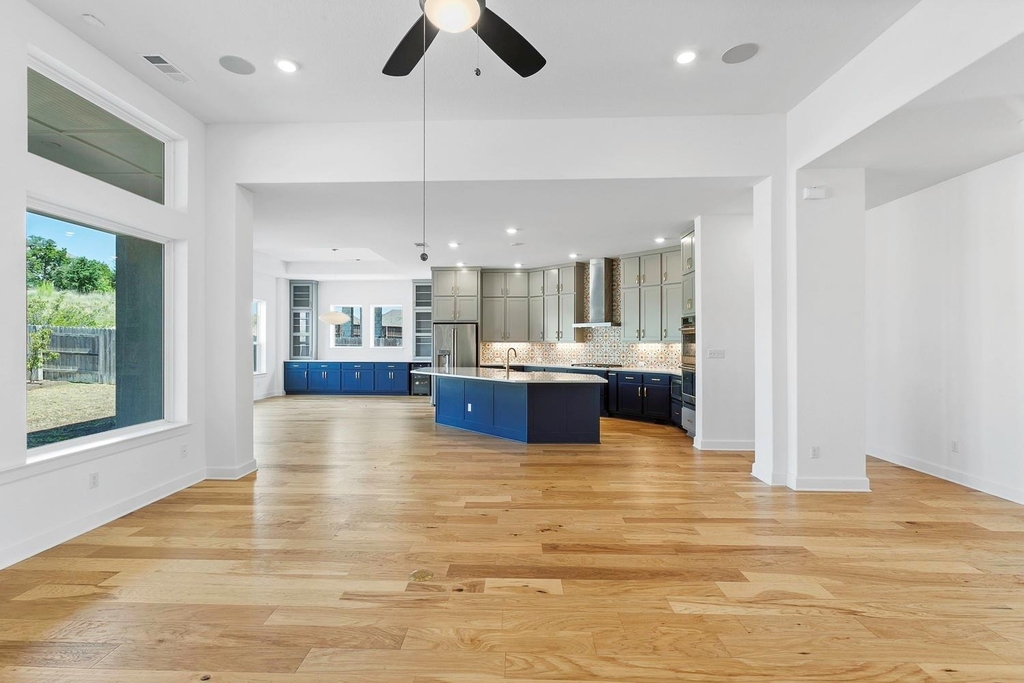 151 Starfire Dr - Photo 2