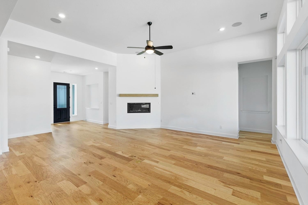 151 Starfire Dr - Photo 4