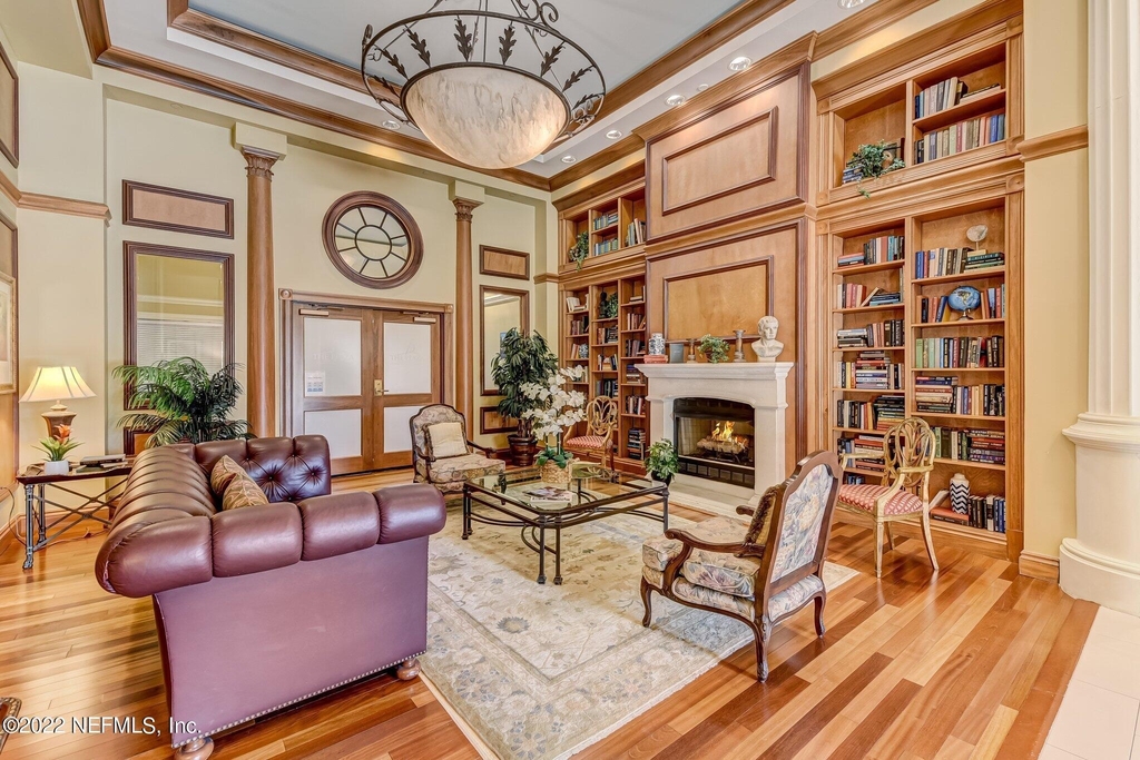 400 E Bay Street - Photo 14