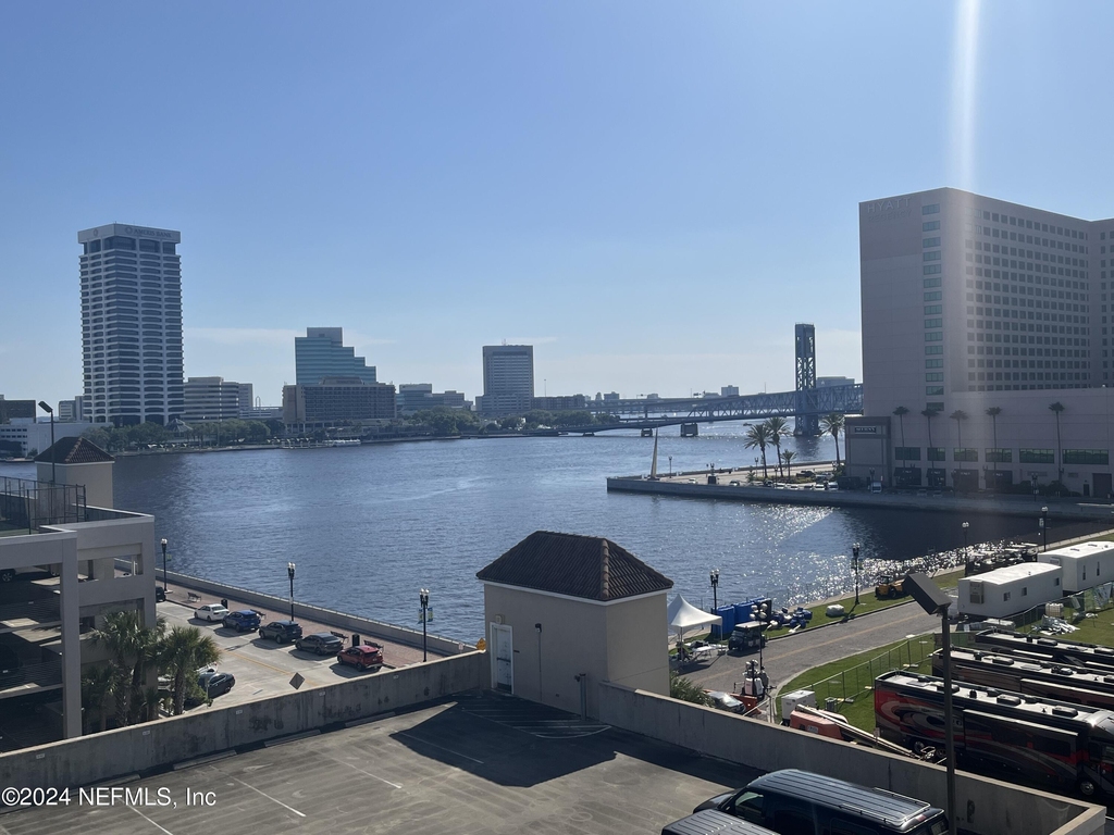 400 E Bay Street - Photo 60