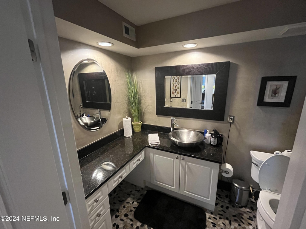 400 E Bay Street - Photo 69