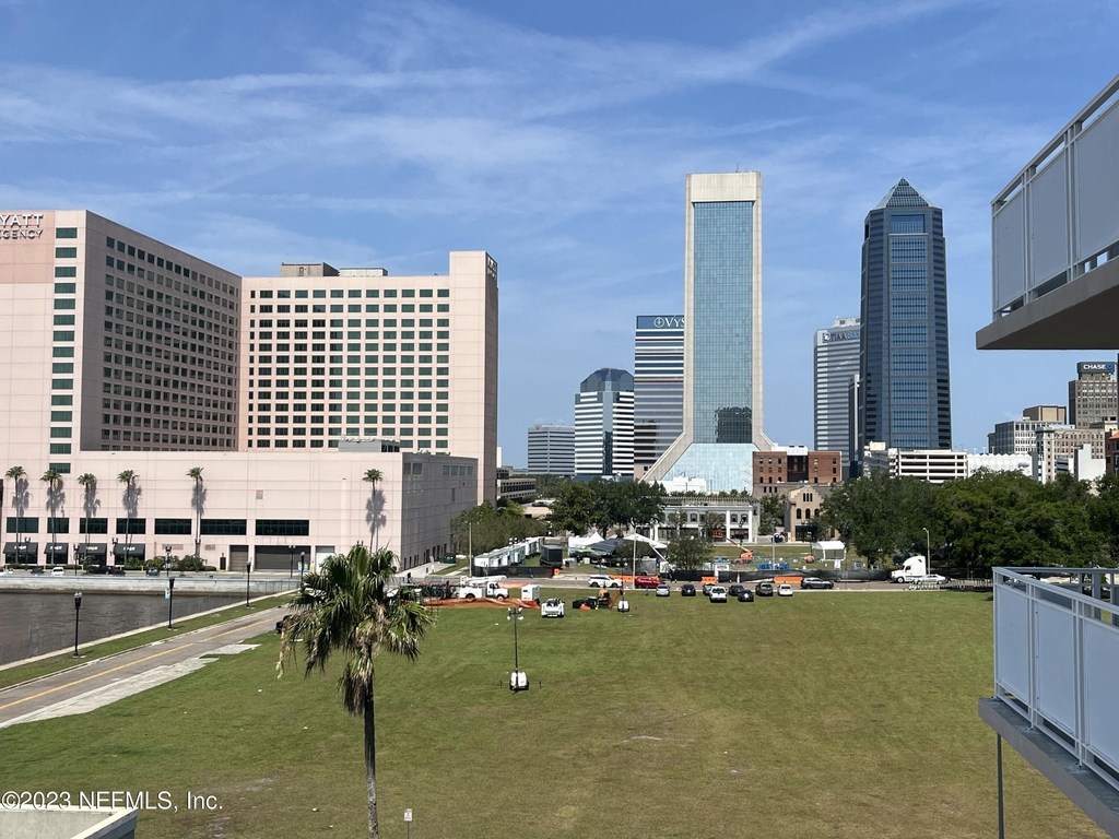 400 E Bay Street - Photo 61