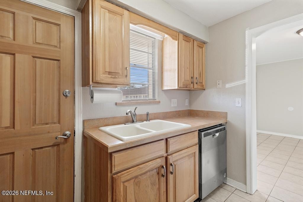 1618 El Camino Road - Photo 9