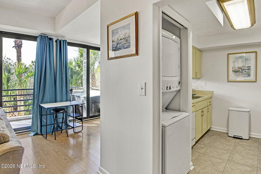 743 Spinnakers Reach Drive - Photo 5