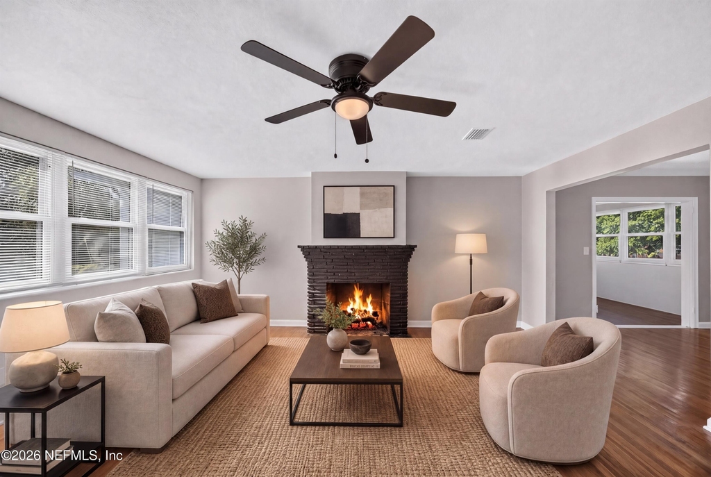 6338 Mercer Circle W - Photo 2