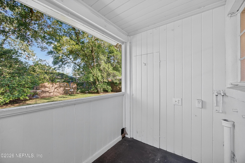 6338 Mercer Circle W - Photo 17