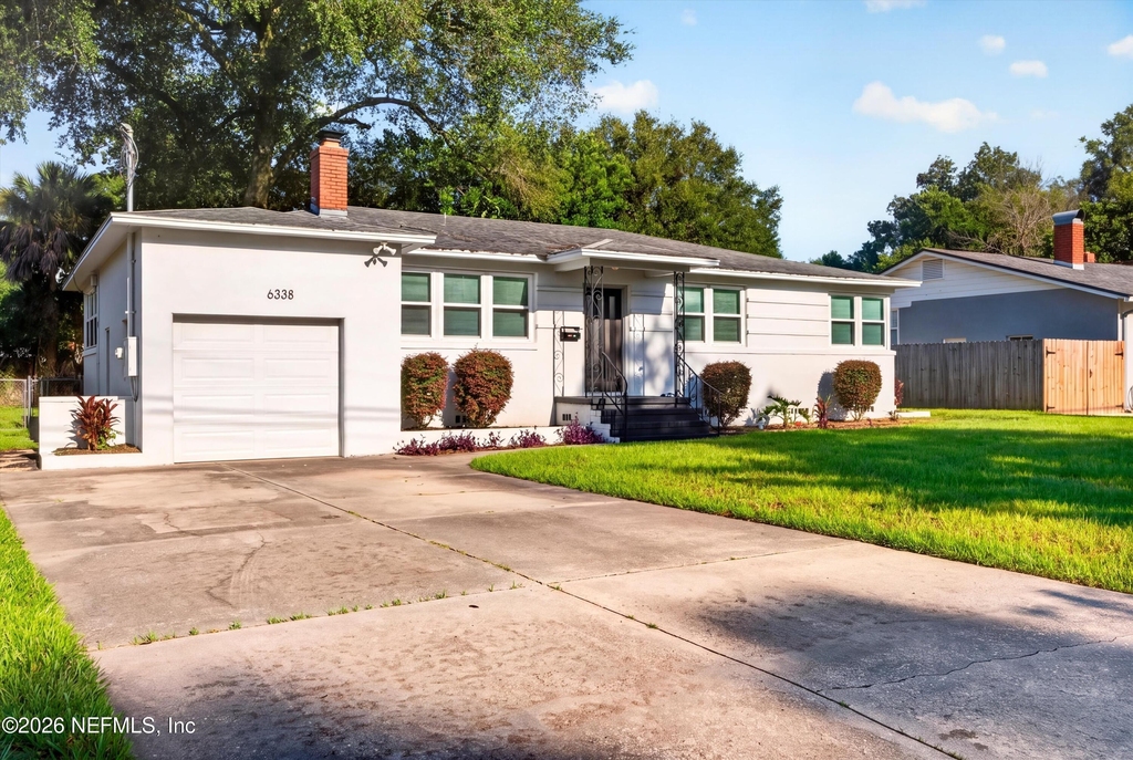 6338 Mercer Circle W - Photo 7
