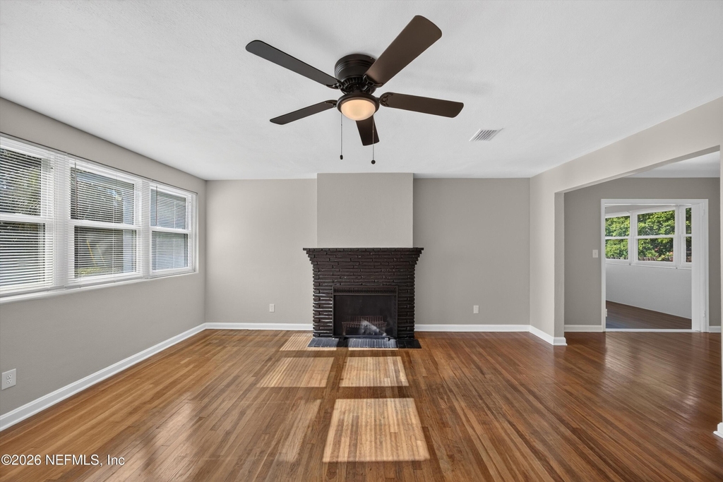 6338 Mercer Circle W - Photo 3