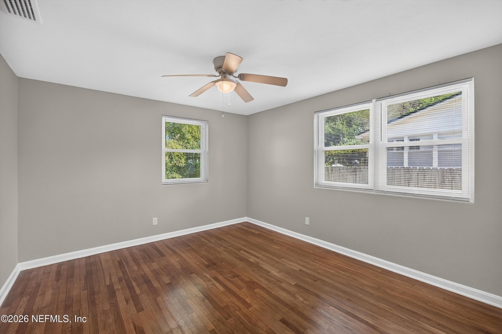 6338 Mercer Circle W - Photo 14
