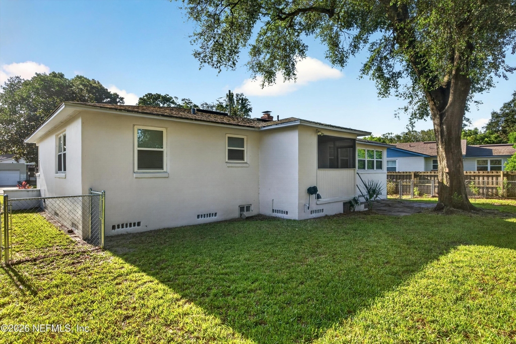 6338 Mercer Circle W - Photo 21