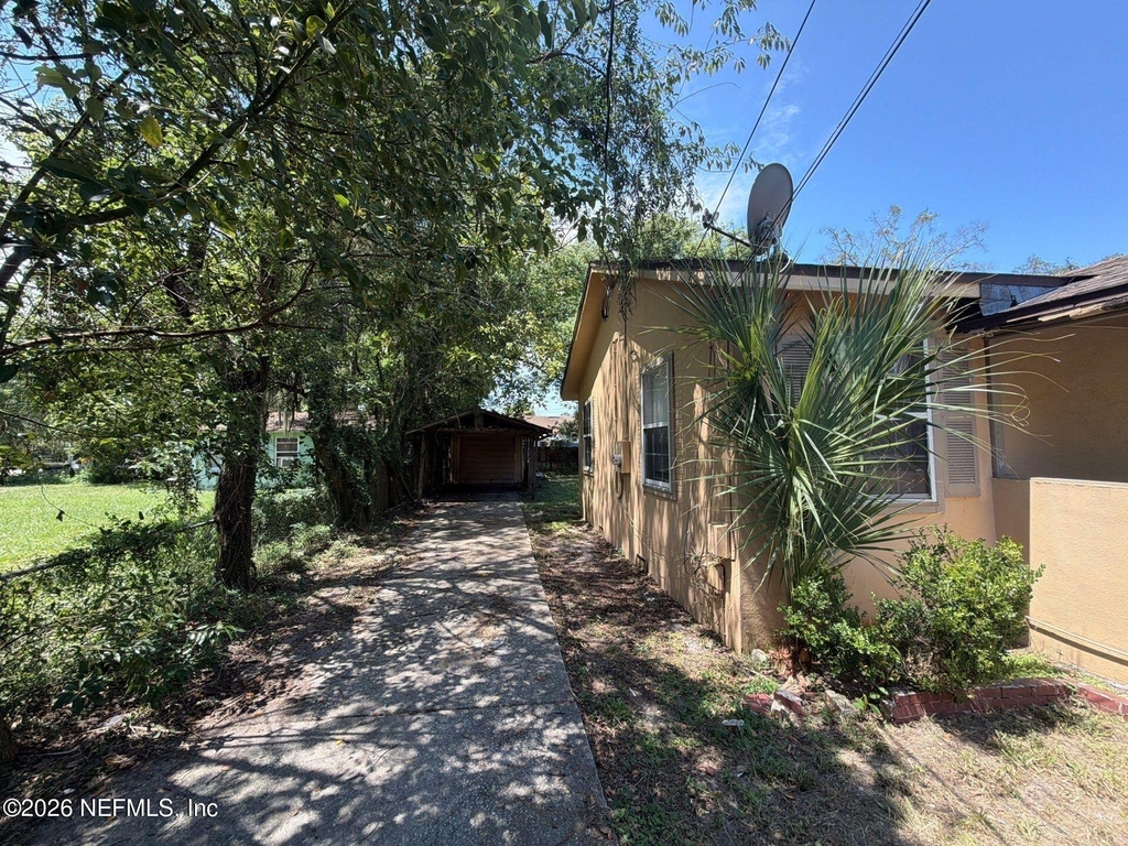9116 Adams Avenue - Photo 2