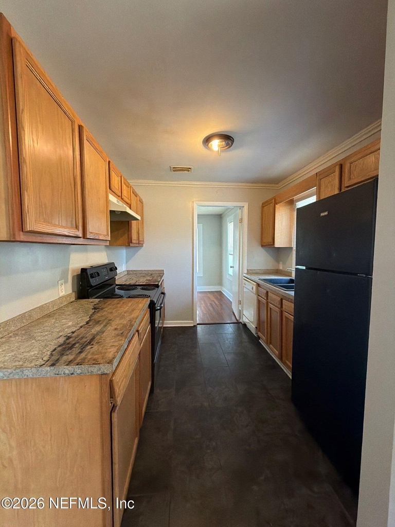 9116 Adams Avenue - Photo 9