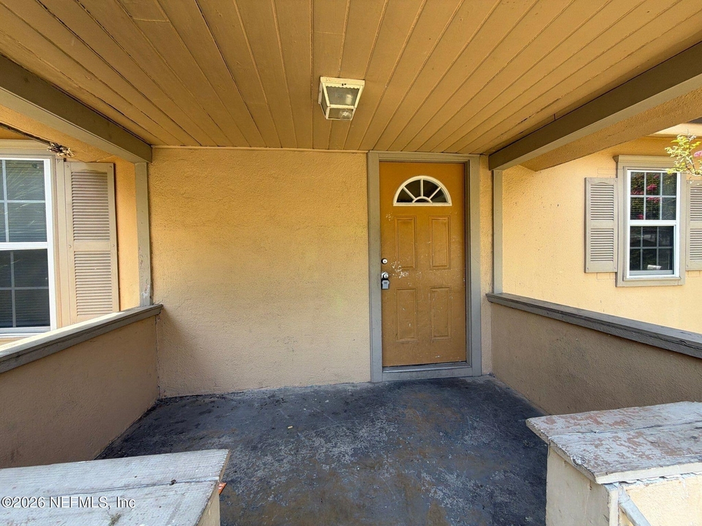 9116 Adams Avenue - Photo 6
