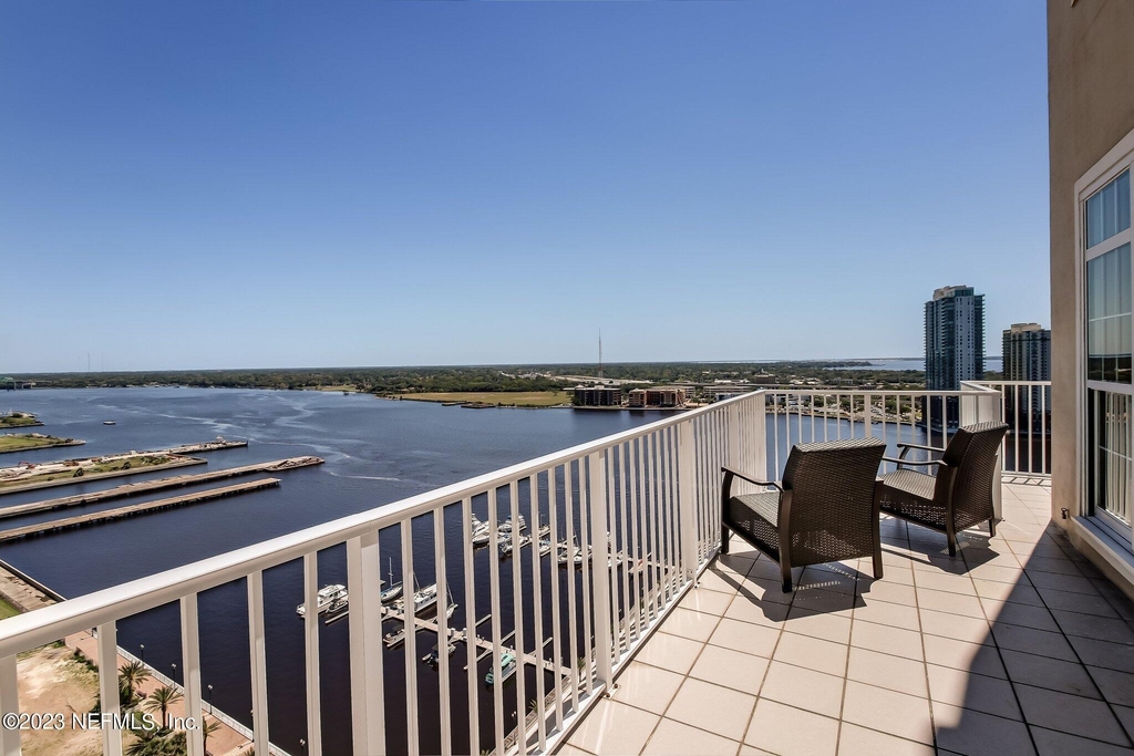 400 E Bay Street - Photo 72