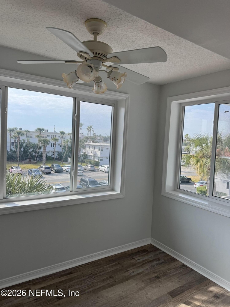 201 10th Avenue N - Photo 10