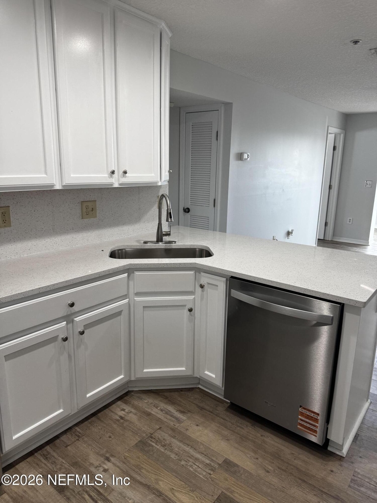 201 10th Avenue N - Photo 13