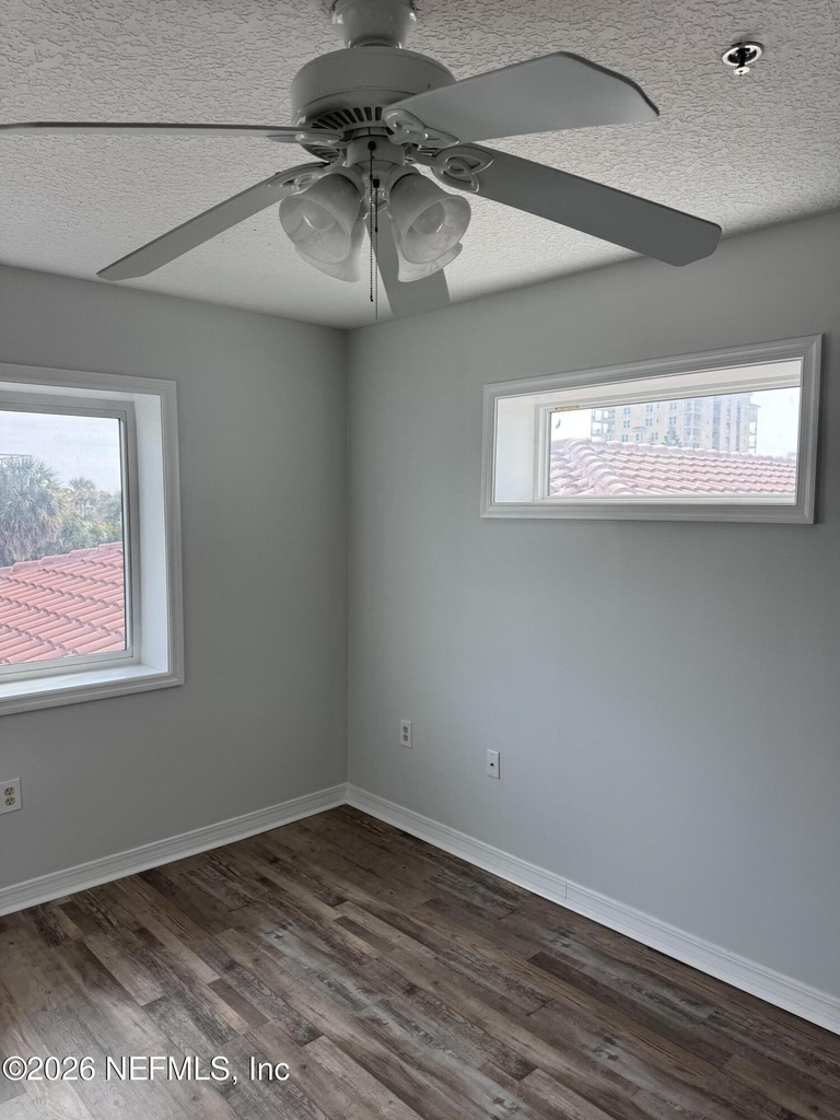 201 10th Avenue N - Photo 8