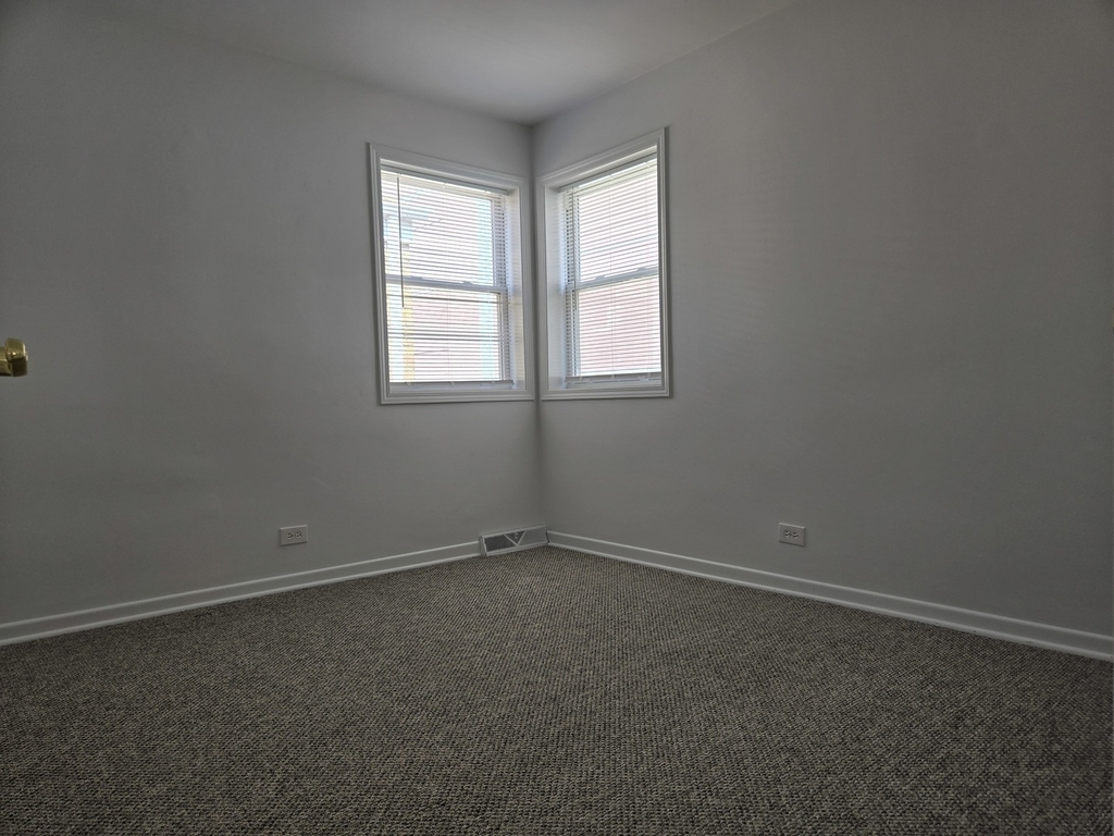 6039 N Artesian Avenue - Photo 14