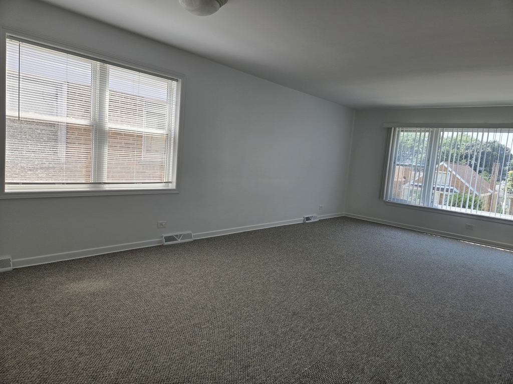 6039 N Artesian Avenue - Photo 6