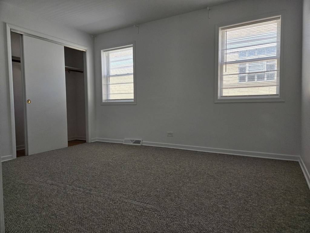 6039 N Artesian Avenue - Photo 22