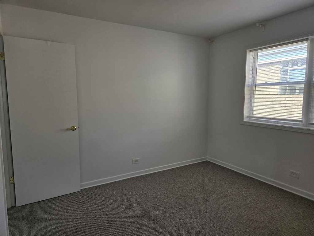 6039 N Artesian Avenue - Photo 20