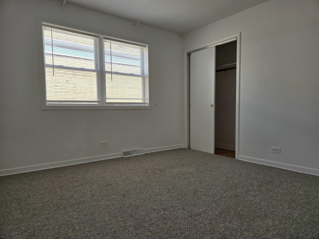 6039 N Artesian Avenue - Photo 18