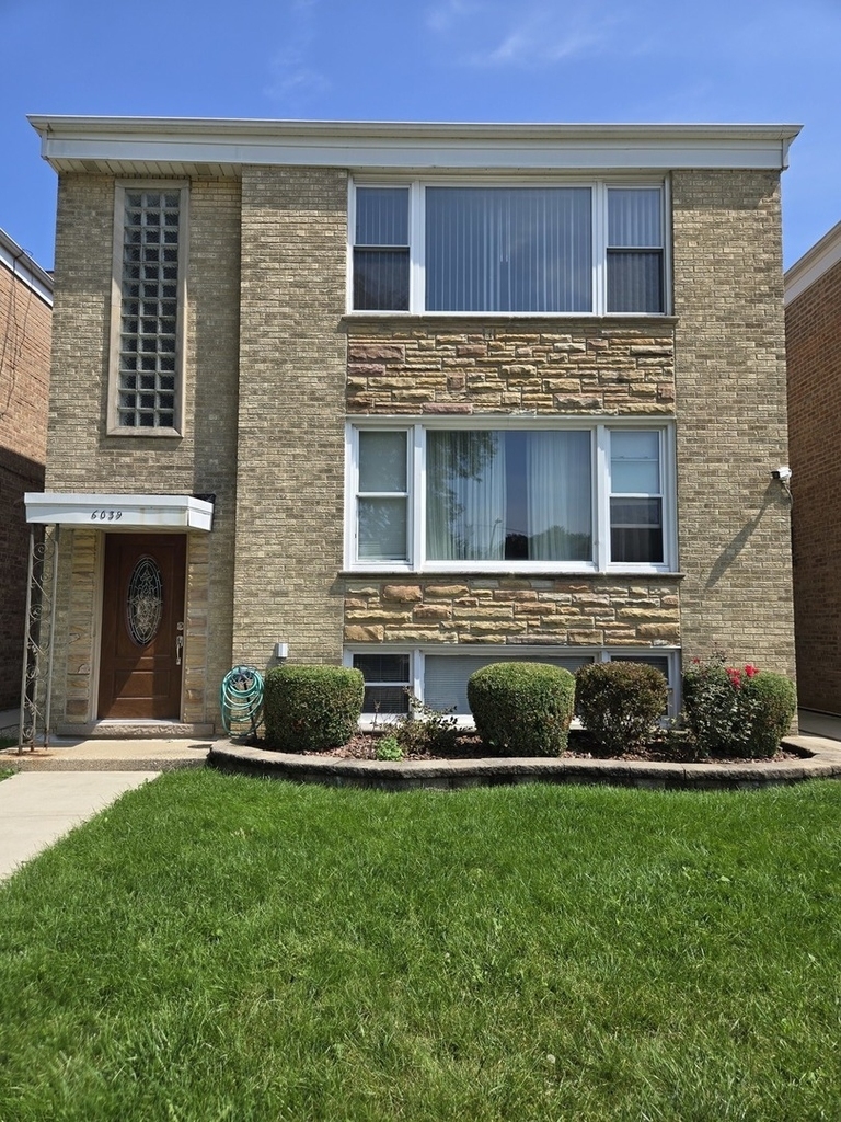 6039 N Artesian Avenue - Photo 1