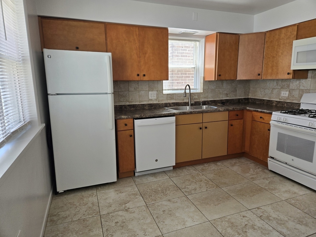 6039 N Artesian Avenue - Photo 9