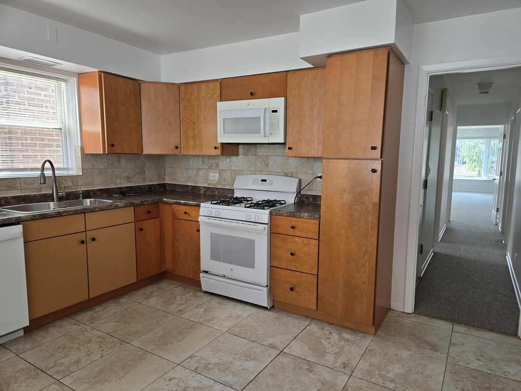 6039 N Artesian Avenue - Photo 8