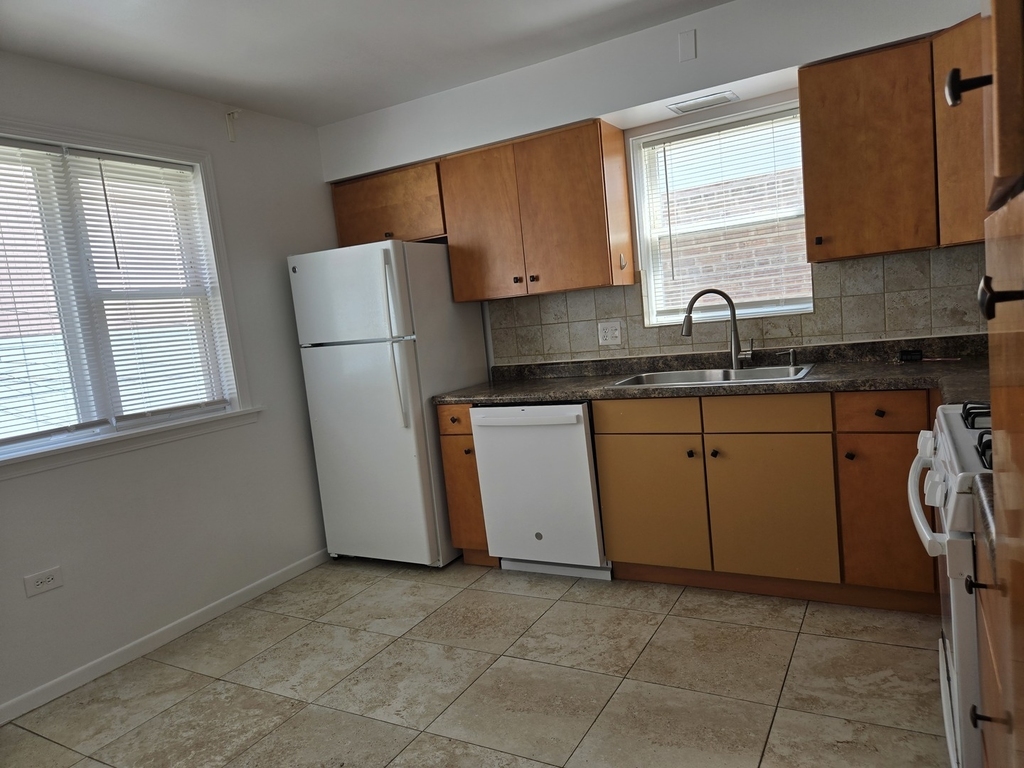 6039 N Artesian Avenue - Photo 10
