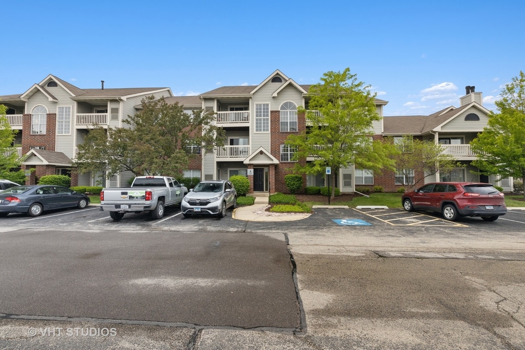 77 Kensington Circle - Photo 2