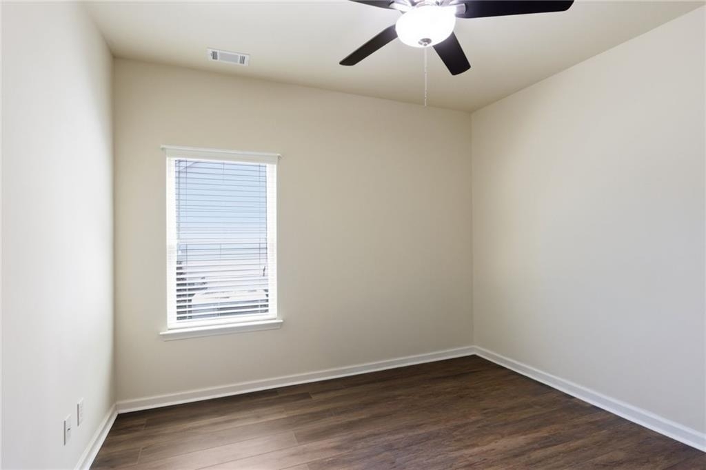906 Donington Circle - Photo 4