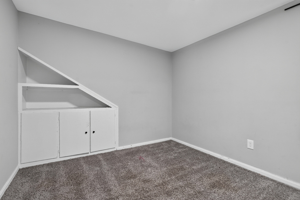 7945 W 91st Street - Photo 22
