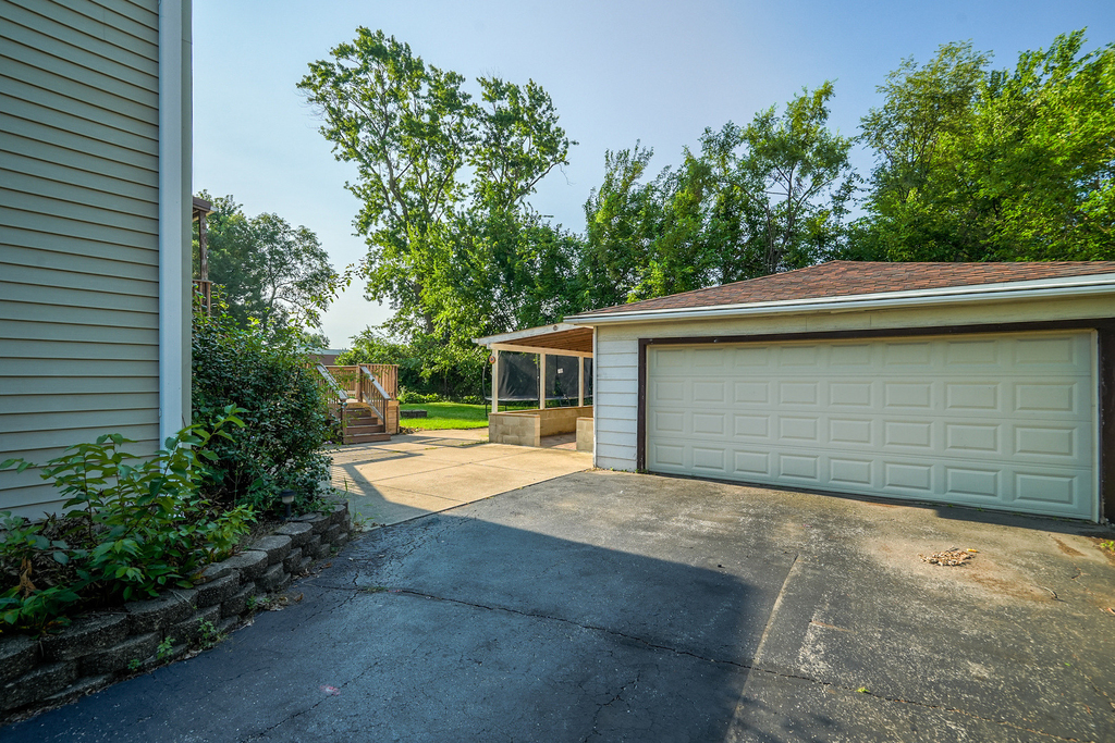 7945 W 91st Street - Photo 31