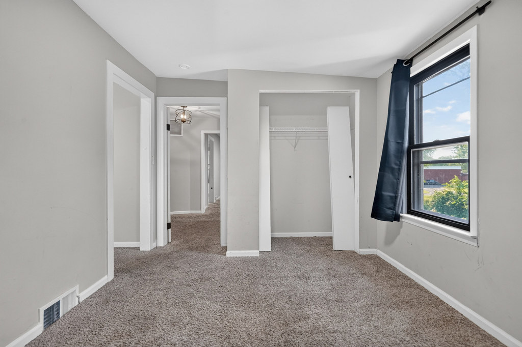 7945 W 91st Street - Photo 16