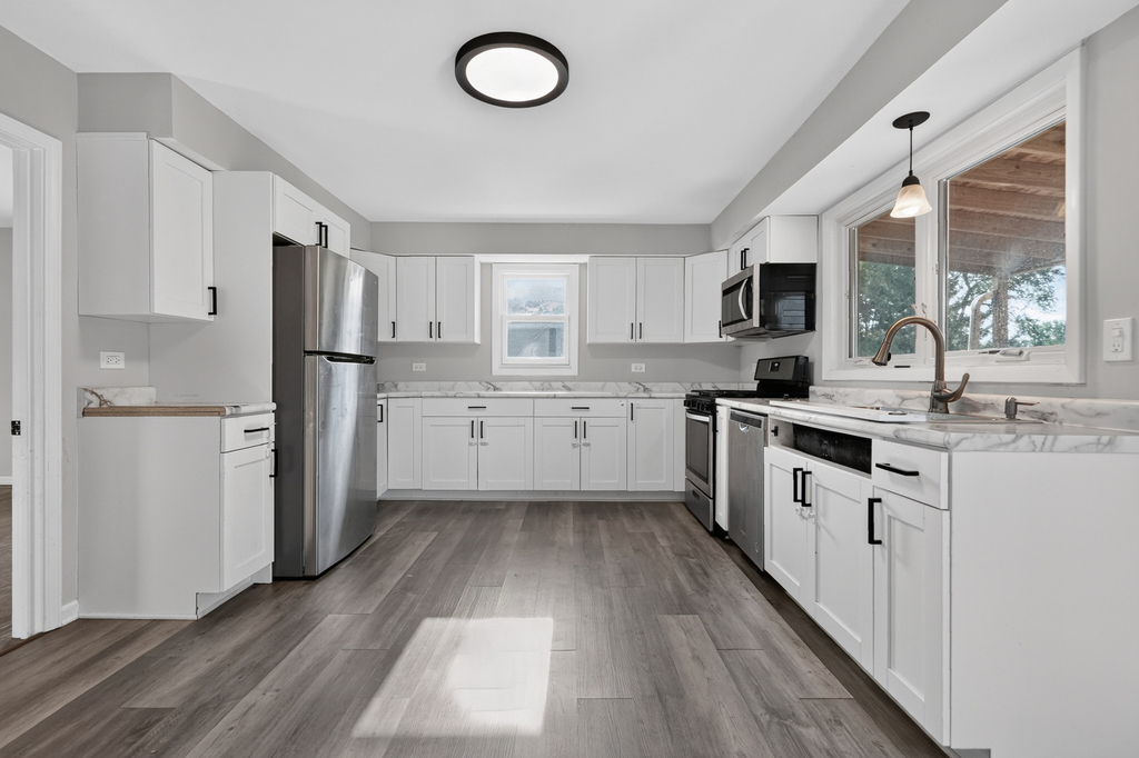 7945 W 91st Street - Photo 4