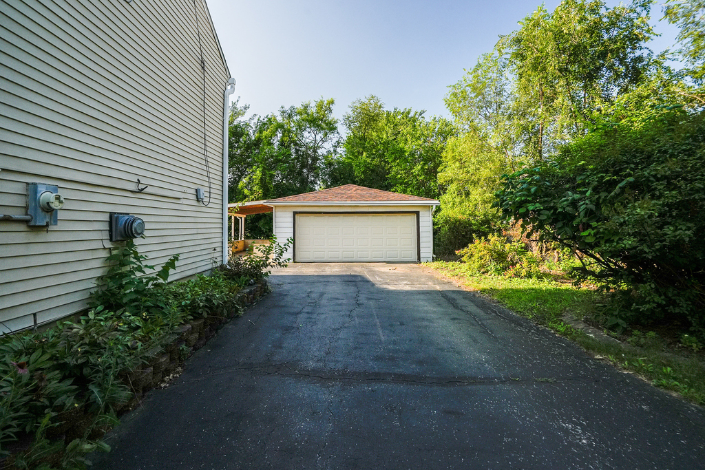 7945 W 91st Street - Photo 30