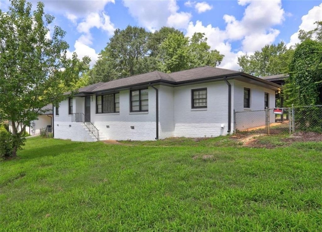 970 Oglethorpe Avenue - Photo 1